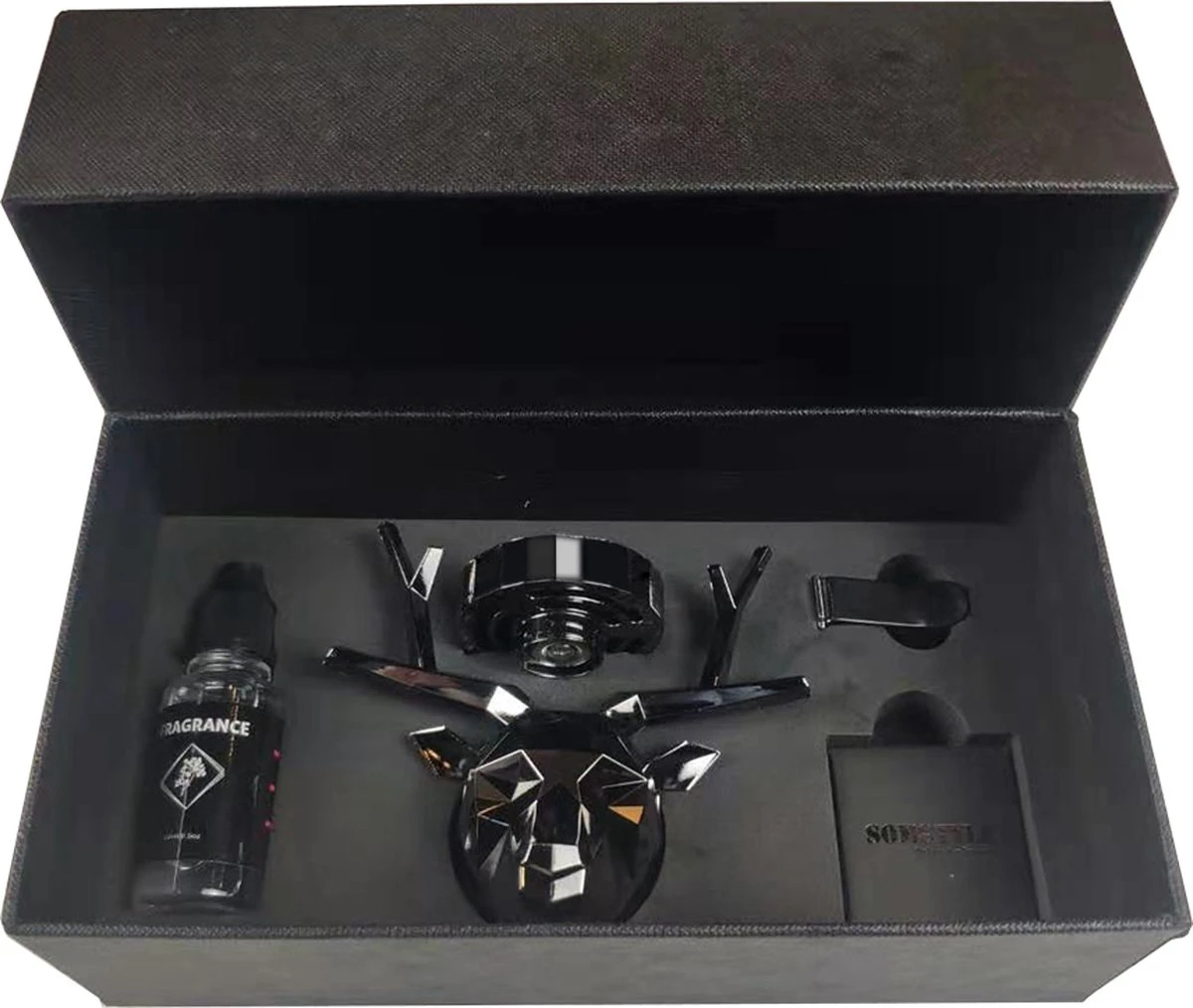 Somstyle Luxe Autoparfum - Zoete Geur Auto - Luchtverfrisser – Rendier – Zwart 1 Somstyle Luxe Autoparfum - Zoete Geur Auto - Luchtverfrisser – Rendier – Zwart