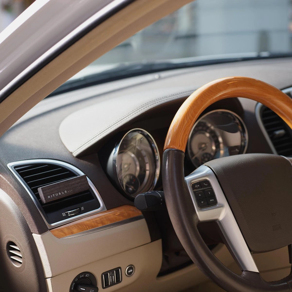 RITUALS Life Is A Journey - Sakura Car Perfume - 6 G 2 RITUALS Life Is A Journey - Sakura Car Perfume - 6 G - Afbeelding 2