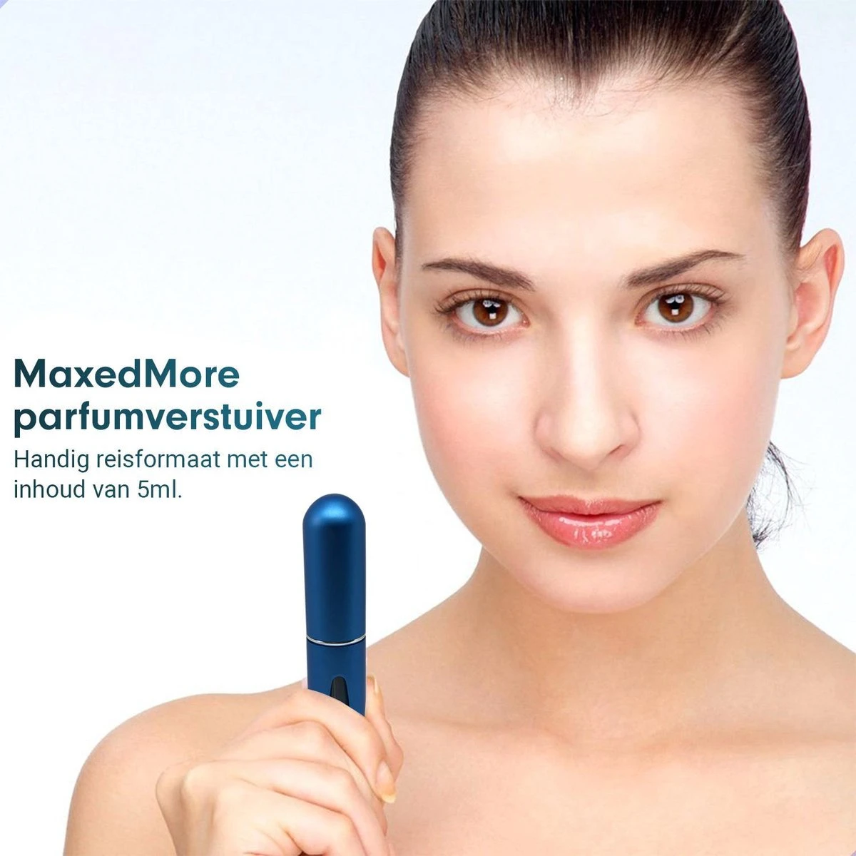 MaxedMore Navulbare Parfumverstuiver 5ml Blauw - 65 Keer Spraybare Parfum Verstuiver - Hervulbaar Tasverstuiver Voor Parfum - Meeneem Mini Geur Flesje Voor Op Reis - Lipstick Formaat Navulbaar Parfumflesje 4 MaxedMore Navulbare Parfumverstuiver 5ml Blauw - 65 Keer Spraybare Parfum Verstuiver - Hervulbaar Tasverstuiver Voor Parfum - Meeneem Mini Geur Flesje Voor Op Reis - Lipstick Formaat Navulbaar Parfumflesje - Afbeelding 4