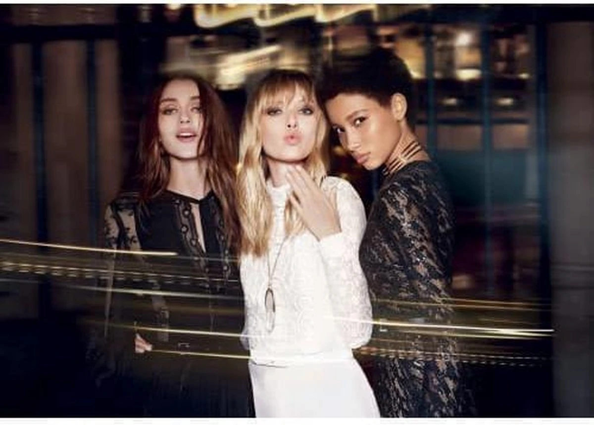 Elie Saab Girl Of Now - 30 Ml - Eau De Parfum 20 Elie Saab Girl Of Now - 30 Ml - Eau De Parfum - Afbeelding 20