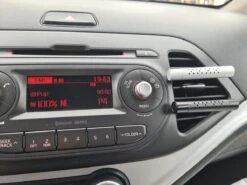 Autoparfum - Luchtverfrisser Auto - Inclusief 5 Geuren - Luxe Design - ZWART - Hervulbaar - Fris 12 Autoparfum - Luchtverfrisser Auto - Inclusief 5 Geuren - Luxe Design - ZWART - Hervulbaar - Fris -Parfum Speciaal Winkel 1200x899 2