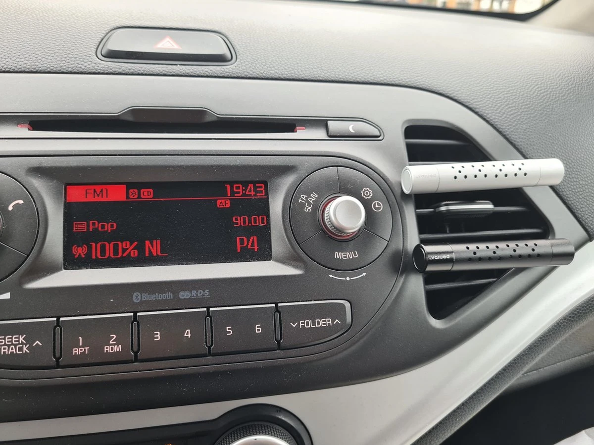 Autoparfum - Luchtverfrisser Auto - Inclusief 5 Geuren - Luxe Design - ZWART - Hervulbaar - Fris 5 Autoparfum - Luchtverfrisser Auto - Inclusief 5 Geuren - Luxe Design - ZWART - Hervulbaar - Fris - Afbeelding 5